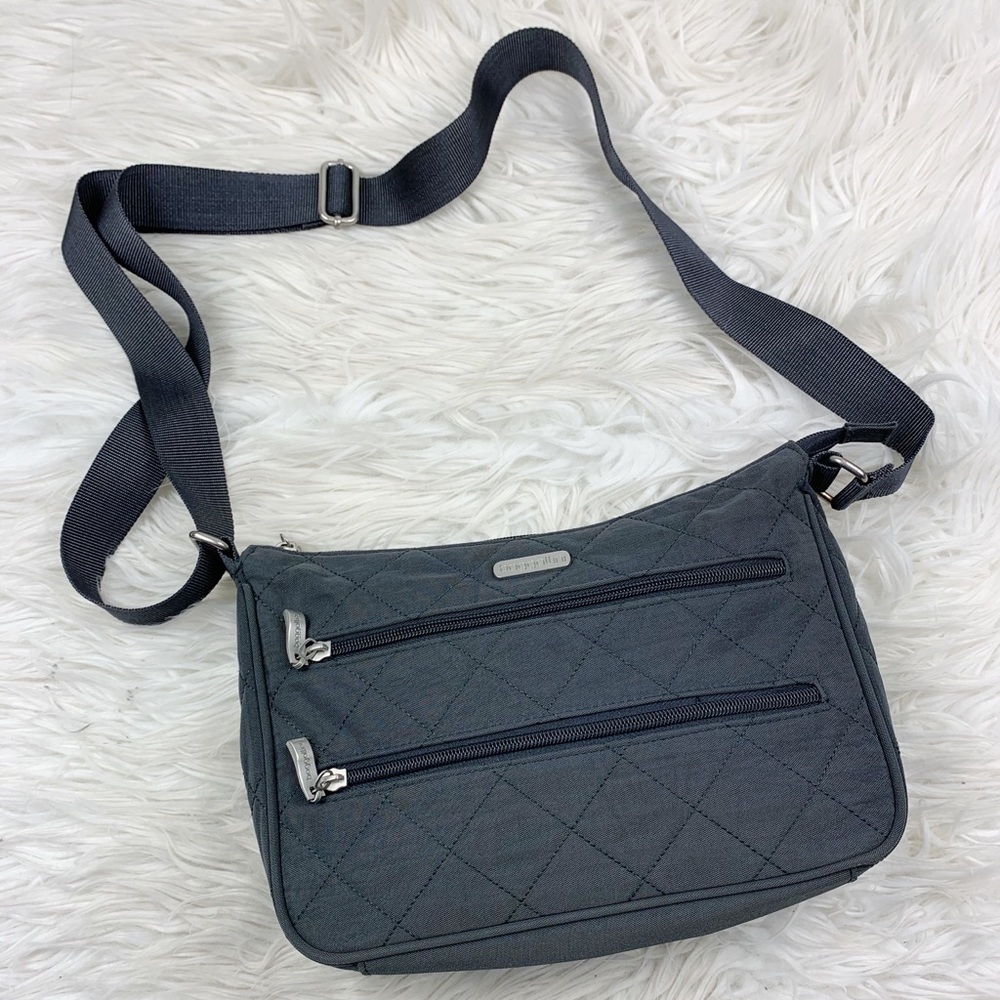 Baggallini Nylon Crossbody Shoulder Bag Gray Pink